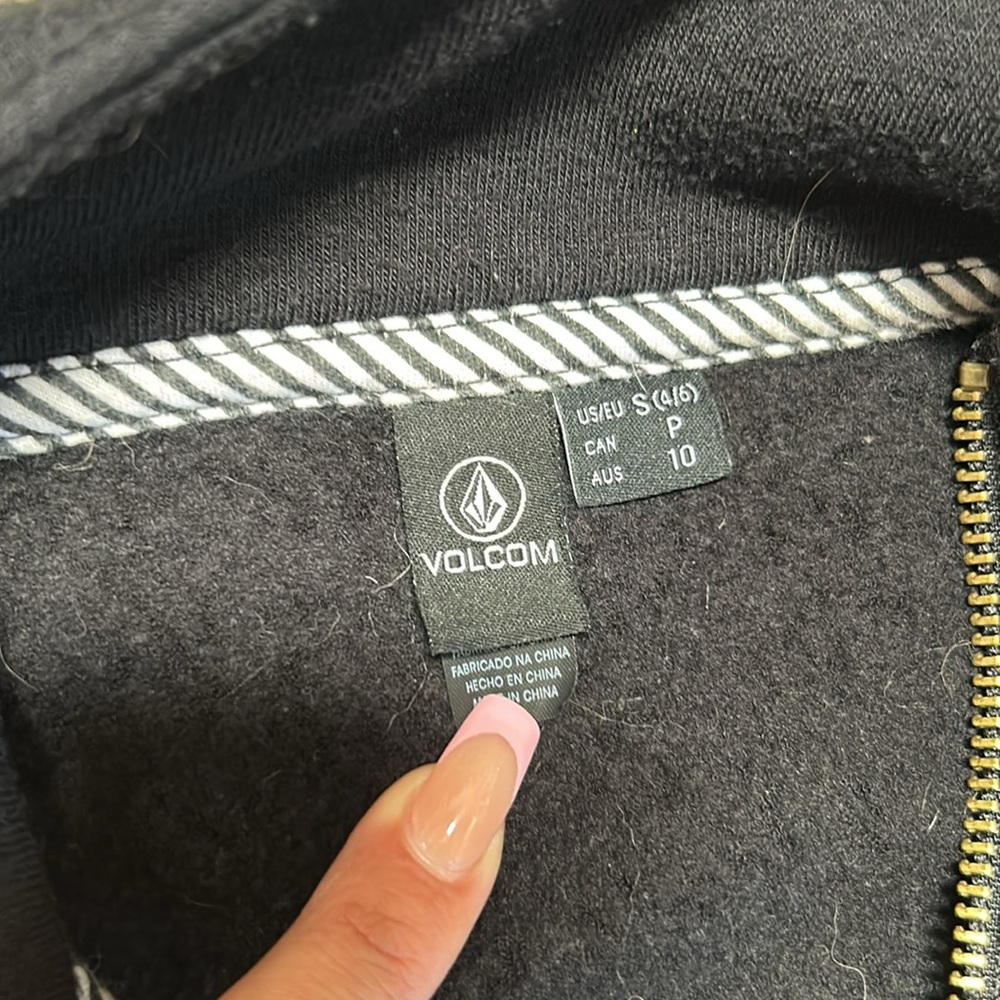 Volcom sweater - Picture 2 of 2